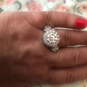 Women’s cocktail ring